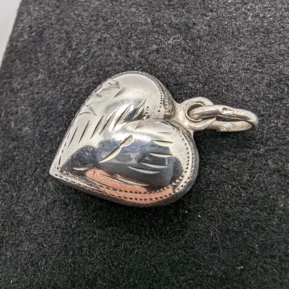 Etched mini puff  heart